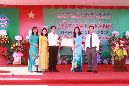 bằng khen.JPG