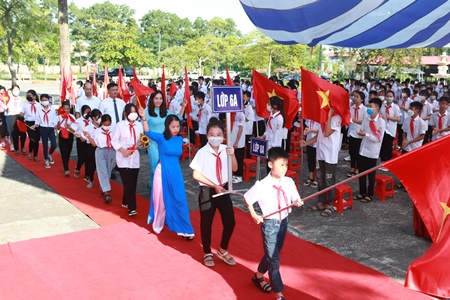 chào đón hs 6.JPG